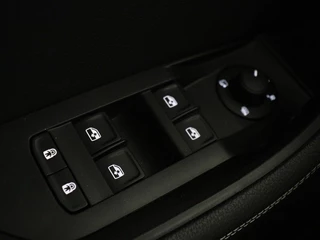 Škoda Superb Skoda Superb 1.4 TSI iV Business Edition Plus | Panoramadak |  Stoel & stuurverwarming | Adaptive cruise | Virtual Cockpit | Canton Sound | Memory | Carplay | Achterbankverwarming | Navigatie - afbeelding nr 38