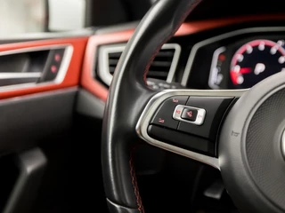 Volkswagen Polo Volkswagen Polo 2.0 TSI GTI 200Pk Automaat (SCHUIFDAK, VIRTUAL COCKPIT, APPLE CARPLAY, GROOT NAVI, CAMERA, BEATS AUDIO, MODE KNOP, STOELVERWARMING, CRUISE, NIEUWSTAAT) - afbeelding nr 21