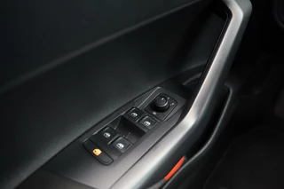 Volkswagen Polo Volkswagen Polo 1.0 TSI 95pk Comfortline Business Clima Navi ACC CarPlay 17-inch NL-Auto NAP! - afbeelding nr 21