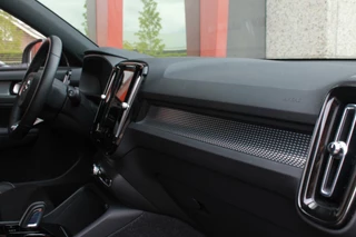 Volvo XC40 Volvo XC40 T5 Recharge R-Design | Parkeercamera | Stoelverwarming | Pilot Assist | Glossy Black | Keyless - afbeelding nr 21