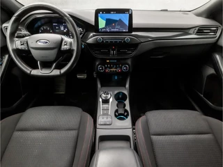 Ford Focus Automaat (APPLE CARPLAY, GROOT NAVI, STUUR/STOELVERWARMING, SPORTSTOELEN, LANE ASSIST, CAMERA, GETINT GLAS, NIEUWE APK, NIEUWSTAAT) - afbeelding nr 6