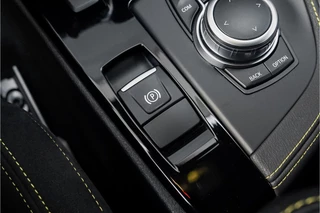 BMW X2 BMW X2 sDrive20i M-Sport High Ex Shadow Navi Trekhaak 19