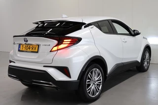 Toyota C-HR Toyota C-HR 2.0 Hybrid Executive - afbeelding nr 3