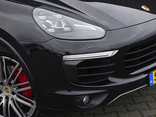 Porsche Cayenne Porsche Cayenne 3.0 S 509PK E-Hybrid / Sport Design / LED - afbeelding nr 44