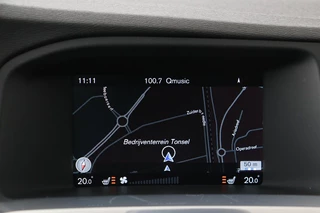 Volvo V60 Volvo V60 2.0 T3 R-Design | Dealer onderhouden |  Stoelverwarming | Xenon | Trekhaak | Navigatie | Leder/Alcantara | Parkeerhulp | Bluetooth | Cruise control - afbeelding nr 15