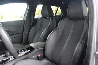 Peugeot 2008 Peugeot 2008 1.2 130PK GT-LINE | NAVIGATIE 10