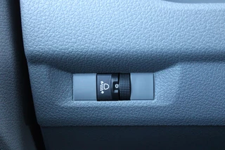 Peugeot Expert Peugeot Expert 2.0 BlueHDI 120PK L2 PREMIUM | TREKHAAK | NAVIGATIE | APPLE CARPLAY/ANDROID AUTO | LAADRUIMTE PAKKET | DODEHOEK DETECTIE | PARKEERSENSOREN VOOR EN ACHTER | 3-ZITS | CRUISE CONTROL | AIRCO | DAB+ RADIO | - afbeelding nr 22
