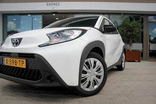 Toyota Aygo Toyota Aygo X 1.0 VVT-i MT Play | Apple Car-Play | Camera - afbeelding nr 2