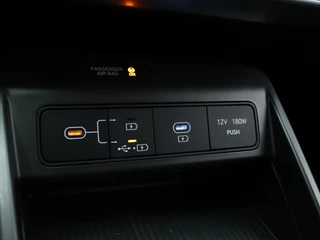 Hyundai Kona Hyundai Kona Electric Comfort 65.4 kWh | Navigatie | Camera | Cruise control - afbeelding nr 43