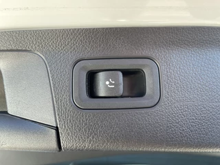 Mercedes-Benz A-Klasse Mercedes-Benz A-Klasse 200 Business Solution AMG | Pano | Trekhaak | ACC | 360* Camera | LED | DAB+ | 18 inch - afbeelding nr 38