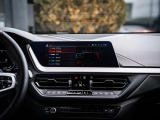 BMW 1 Serie BMW 1-serie 120i|PANO|H&K|M-PAKKET|KUIPSTOELEN|CAMERA|19'' - afbeelding nr 25