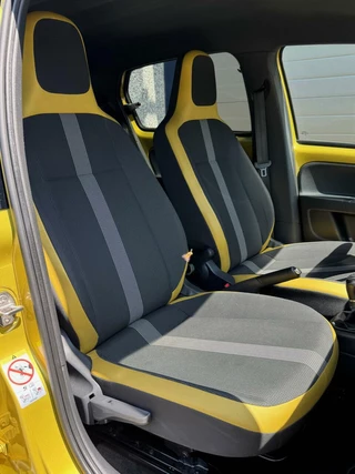Volkswagen up! Volkswagen Up! 1.0 BMT high up! R-line/Climate/Cruise/NLauto/17inchLM/Stoelverw/Blackpack/NLAuto - afbeelding nr 13