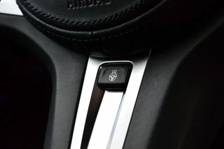 BMW 3 Serie BMW 3 Serie 320i M-Sport Business Edition Plus Rijklaarprijs-Garantie Leder Led Camera Navigatie 50 Jahre Edition - afbeelding nr 38