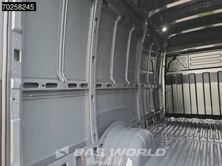 Iveco Daily Iveco Daily 35C21 3.0L Automaat Black Edition 2025model L2H2 ACC Camera Parkeersensoren LED CarPlay Dubbellucht L2 12m3 Airco - afbeelding nr 9