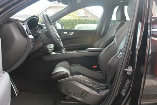 Volvo XC60 Volvo XC60 T8 Recharge AWD R-Design | Panoramadak | Parkeercamera | 20 Inch Velgen | Glossy Black | Keyless - afbeelding nr 12