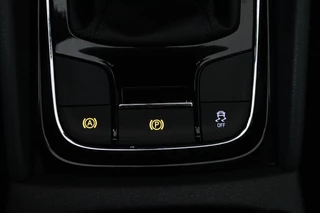 Škoda Karoq Skoda Karoq 1.0 TSI Clever Edition (PARKEERSENSOREN, CRUISE CONTROL, ACHTERUITRIJCAMERA, STOELVERWARMING, NAVIGATIE, NL-AUTO) - afbeelding nr 24