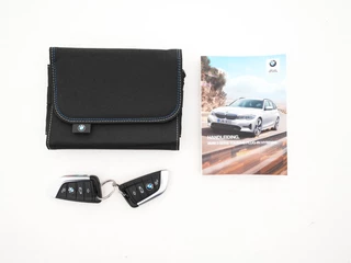 BMW 3 Serie BMW 3 Serie Touring 330e Business Edition Plus M-Sportpack (INCL-BTW) *PANO | VERNASCA-FULL-LEATHER | HEAD-UP | FULL-LED | DIGI-COCKPIT | NAVI-FULLMAP | HEATED-SPORTSEATS | HIFI-SOUND | CAMERA | AMBIENT-LIGHT | TOWBAR | 19''ALU* - afbeelding nr 41