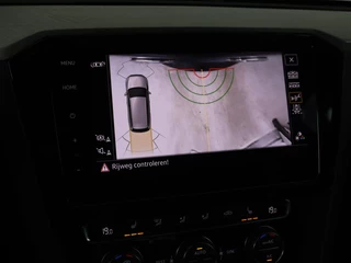 Volkswagen Passat Volkswagen Passat 1.4 TSI PHEV GTE | Panoramadak | Stoelverwarming |  Trekhaak | Side Assist | Camera | Carplay | Adaptive cruise | Park Assist | Matrix LED | Massage - afbeelding nr 24