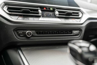 BMW 3 Serie BMW 3-serie Touring 330e xDrive M SPORT PANO LASER - afbeelding nr 29