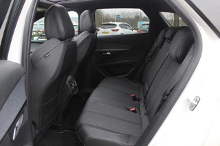 Peugeot 3008 Peugeot 3008 1.6 PureTech GT Line / Panoramdak / Camera / Navigatie / 19'' / Keyless / Half leder / Focal Audio / Dodehoek / Cruise Control - afbeelding nr 10