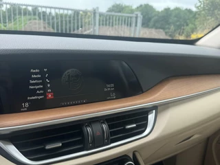 Alfa Romeo Stelvio Alfa Romeo Stelvio 2.0 T Q4 Luxery, 320pk, 20