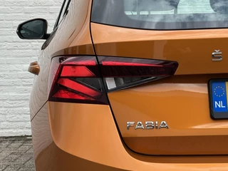 Škoda Fabia Skoda Fabia 1.0 TSI Ambition Clima Carplay Adaptive cruise Navigatie Pdc DAB radio - afbeelding nr 17