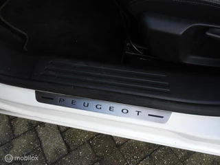 Peugeot 2008 Peugeot 2008 1.2 PureTech GT 160 PK - afbeelding nr 13