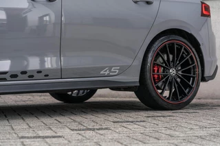 Volkswagen Golf Volkswagen Golf 2.0 TSI GTI Clubsport 45 Jahre Akra Pano DSG - afbeelding nr 14