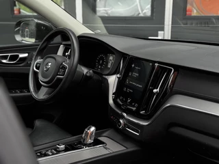 Volvo XC60 Volvo XC60 2.0 T8 Twin Engine AWD Automaat-8  Inscription | 19 inch | Standkachel | Elek. Stoelen + geheugen | Panoramadak | Semi-elek. Trekhaak - afbeelding nr 16