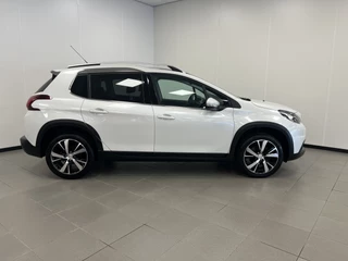 Peugeot 2008 Peugeot 2008 1.2 PT 111PK / Allure / Panoramadak / Climate.C / Navi / h.leder / - afbeelding nr 24