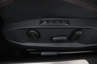 Volkswagen Golf Volkswagen Golf 2.0TSI GTI Performance*245PK*PANO*LEER*ACC*LED*DCC - afbeelding nr 25