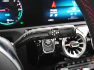 Mercedes-Benz CLA Mercedes-Benz CLA 250e AMG // Panoramadak // Memory // Sfeerverlichting // MultiBeam LED // Keyless // Night Pakket // Augmented Reality - afbeelding nr 22