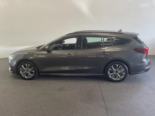 Ford Focus Ford Focus Wagon 1.0 EcoBoost Hybrid ST Line Navigatie Climate Control Led Dab Camera Parkeer sensoren Cruise Control Lichtmetalen velgen - afbeelding nr 3