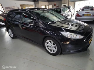 Ford Focus Ford Focus Wagon 1.0 Titanium Edition/Cruise/Airco/Trekhaak - afbeelding nr 13