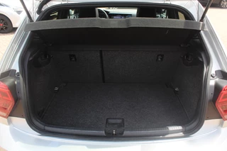 Volkswagen Polo Volkswagen Polo 1.0 TSI Highline 3x R-line / Full option! / Panoramadak / Camera / Virtual Cockpit / Keyless / 17'' / Dynaudio / Winterpakket / LED Koplampen / Navigatie / DAB / ACC - afbeelding nr 17