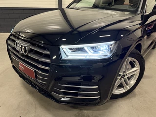 Audi Q5 Audi Q5 55 TFSI e quattro Competition 367PK S-Line PANO/LUCHTVERING/TREKHAAK/360CAMERA/MASSAGE/KEYLESS/MATRIX/VIRTUAL/CARPLAY/SFEER/19
