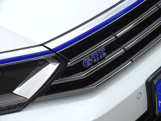 Volkswagen Passat Volkswagen Passat Variant TSI GTE 217PK DSG Highline / R-Line / LED - afbeelding nr 51