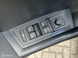 Volkswagen T-Roc Volkswagen T-Roc 1.0 TSI Style NAVI*PANO-DAK*PDC*CARPLAY* - afbeelding nr 22