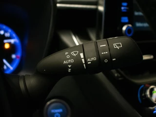 Toyota Corolla Touring Sports Toyota Corolla Touring Sports 1.8 Hybrid Business Plus Sport (APPLE CARPLAY,NAVI,CAMERA,CRUISE,CLIMATE,PDC,LED,DAB,SPORTSTOELEN) - afbeelding nr 12