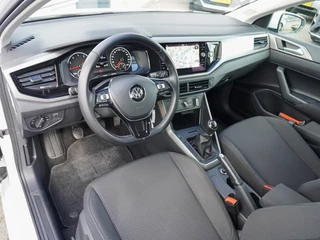 Volkswagen Polo Volkswagen Polo 1.0 TSI Comfortline CarPlay | Navigatie | LM-velgen | NAP - afbeelding nr 3