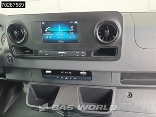 Mercedes-Benz Sprinter Mercedes Sprinter 317 CDI Automaat L3H2 3500KG Trekhaak 170PK Airco Camera Parkeersensoren MBUX CarPlay Euro6 L3 15m3 Airco Trekhaak - afbeelding nr 13