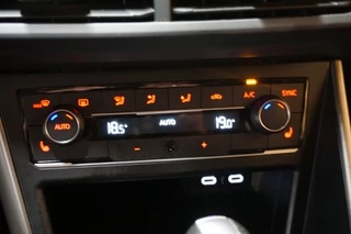 Volkswagen Polo Volkswagen Polo 1.0 TSI COMFORTLINE AUTOMAAT/ AIRCO/ NAVIGATIE - afbeelding nr 17