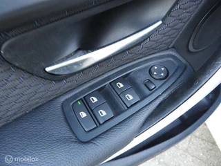 BMW 3 Serie BMW 3-serie Touring 320d M Sport Edition - afbeelding nr 29