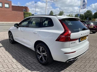 Volvo XC60 Navigatie Panoramadak Luchtvering Camera Head Up Display Leder Dashboard Carplay Elek. Stoel 19 Inch Velgen Stoelverwarming Standkachel On Call 1e Eigenaar Plug In Hybride BTW Auto - afbeelding nr 3