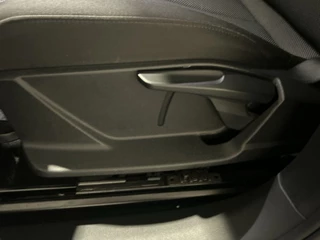 Audi Q4 e-tron | Navigatie | Sportstoelen | Verwarmde voorstoelen | Parkeersensor achter Soh (batterijcheck) 100 % - afbeelding nr 5