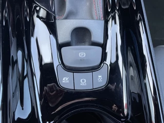 Toyota C-HR Toyota C-HR 2.0 Hybrid GR-Sport | Stuur + Stoelverwarming | Blindspot | JBL - afbeelding nr 28