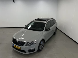 Škoda Octavia Škoda Octavia Combi 2.0 TDI RS /184PK / AUTOMAAT / LEDER / PANODAK / Trekh. 1600KG. - afbeelding nr 2