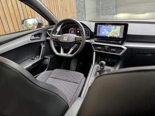 SEAT Leon Seat Leon 1.5 TSI FR Launch Edition | LED | Stoelverwarming | Navigatiesysteem | Adaptive cruise control | Apple CarPlay | 18 inch lichtmetalen velgen | Achteruitrijcamera | Trehaak uitklapbaar | Parkeersensoren voor en achter - afbeelding nr 52