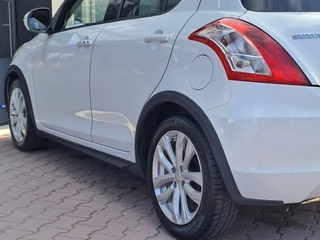 Suzuki Swift Suzuki Swift 1.2 Exclusive EASSS | Airco | Cruise | Keyless | Stoelverwarming | LMV | - afbeelding nr 37