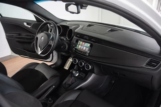 Alfa Romeo Giulietta Alfa Romeo Giulietta 1.750 Turbo Veloce QV 240PK 2e Eig Carbon Panoramadak Kuipstoelen CarPlay Stoelverw. Full option - afbeelding nr 28